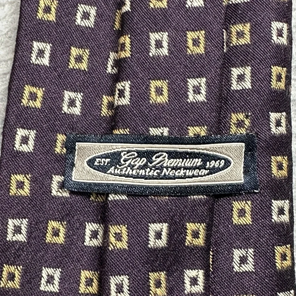 Vintage Gap Premium Neckwear Purple‎ Geometric Pattern Wool Silk Blend NOTE